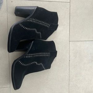Joke black booties